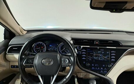 Toyota Camry, 2018 год, 2 799 000 рублей, 9 фотография