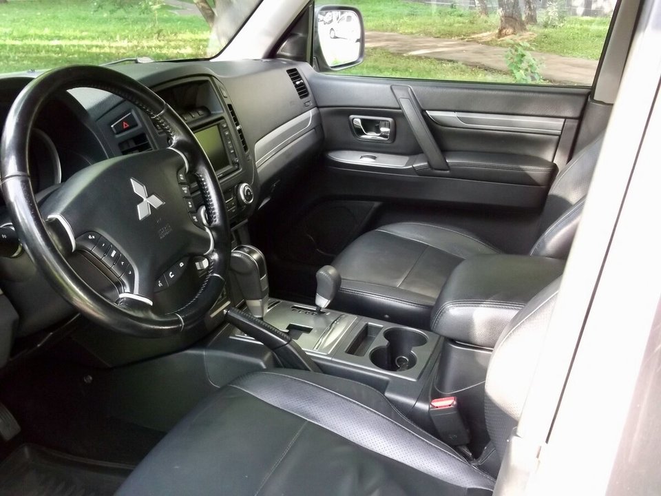 Mitsubishi Pajero IV рестайлинг 1, 2011 год, 420 000 рублей, 9 фотография