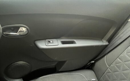 Renault Sandero II рестайлинг, 2015 год, 1 100 000 рублей, 1 фотография