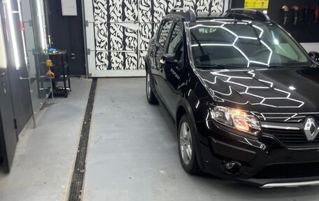 Renault Sandero II рестайлинг, 2015 год, 1 100 000 рублей, 3 фотография
