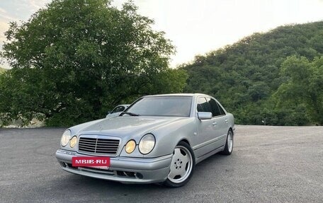 Mercedes-Benz E-Класс, 1999 год, 900 000 рублей, 3 фотография
