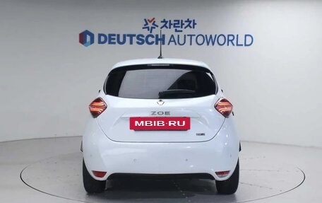 Renault ZOE I рестайлинг, 2021 год, 1 480 000 рублей, 4 фотография