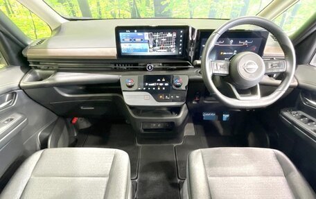 Nissan Serena, 2023 год, 2 650 300 рублей, 10 фотография