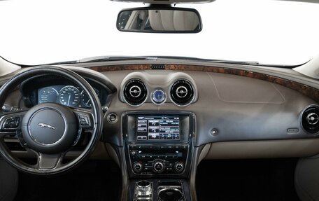 Jaguar XJ IV (X351), 2013 год, 1 999 000 рублей, 12 фотография