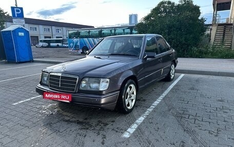 Mercedes-Benz E-Класс, 1993 год, 175 000 рублей, 6 фотография