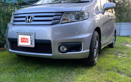Honda Freed I, 2010 год, 980 000 рублей, 2 фотография
