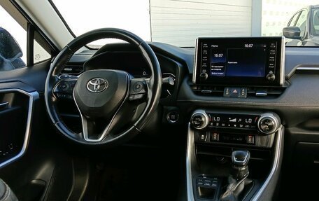 Toyota RAV4, 2020 год, 3 110 000 рублей, 13 фотография