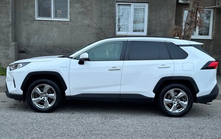 Toyota RAV4, 2021 год, 3 900 000 рублей, 8 фотография