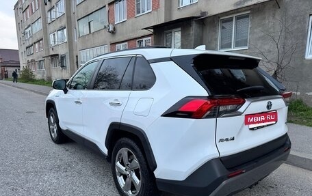 Toyota RAV4, 2021 год, 3 900 000 рублей, 10 фотография