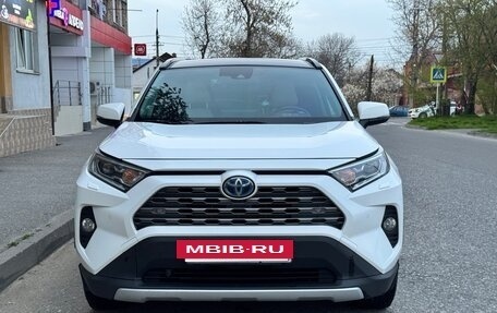 Toyota RAV4, 2021 год, 3 900 000 рублей, 7 фотография