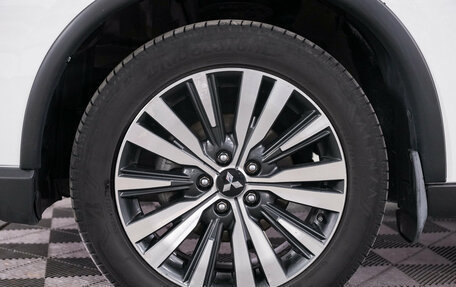 Mitsubishi Outlander III рестайлинг 3, 2018 год, 2 350 000 рублей, 4 фотография