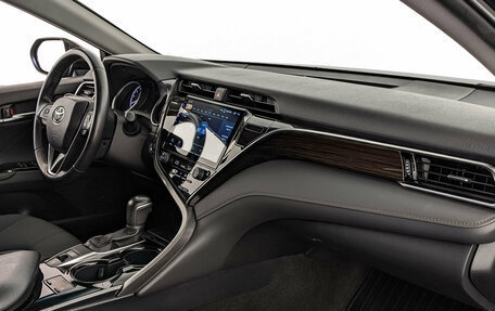 Toyota Camry, 2019 год, 2 750 000 рублей, 13 фотография