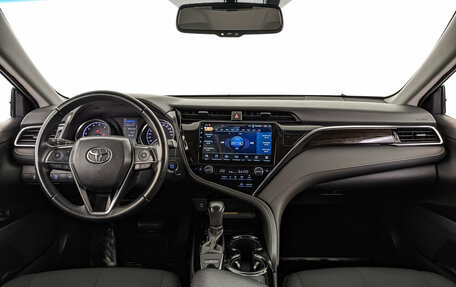 Toyota Camry, 2019 год, 2 750 000 рублей, 14 фотография