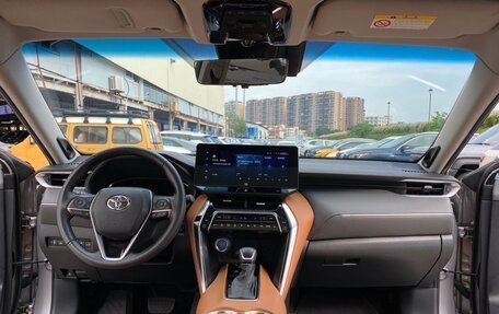 Toyota Venza, 2022 год, 5 300 000 рублей, 12 фотография