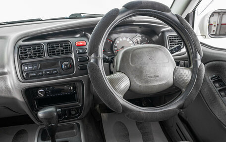 Suzuki Escudo III, 2001 год, 669 000 рублей, 15 фотография