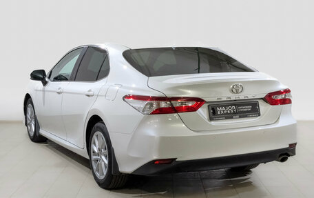 Toyota Camry, 2021 год, 3 350 000 рублей, 7 фотография