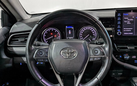 Toyota Camry, 2021 год, 3 350 000 рублей, 22 фотография