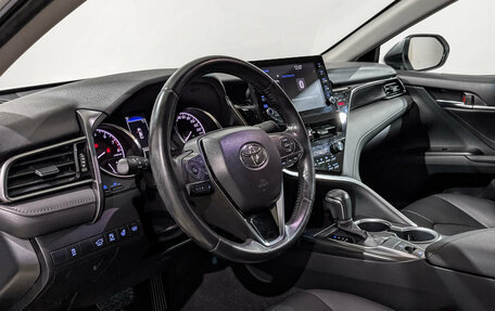 Toyota Camry, 2021 год, 3 350 000 рублей, 15 фотография