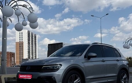 Volkswagen Tiguan II, 2018 год, 3 299 999 рублей, 1 фотография