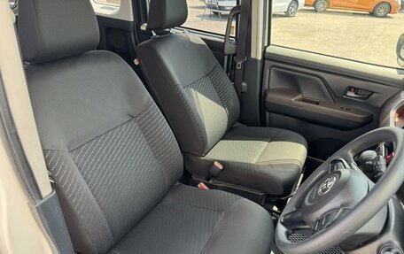 Toyota Roomy I, 2019 год, 1 220 000 рублей, 10 фотография