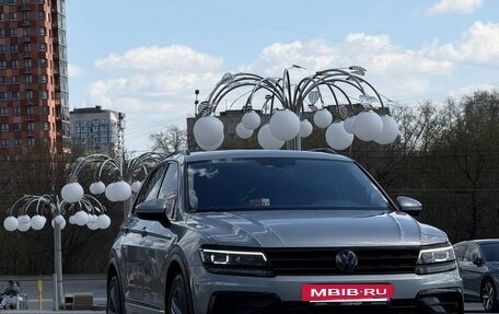 Volkswagen Tiguan II, 2018 год, 3 299 999 рублей, 2 фотография