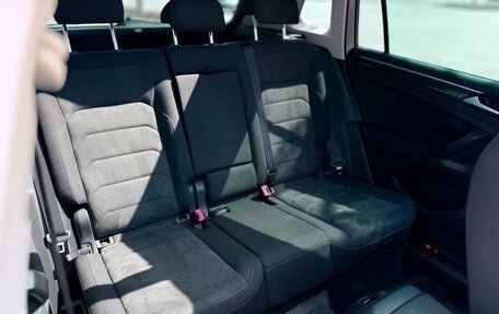 Volkswagen Tiguan II, 2018 год, 3 299 999 рублей, 21 фотография