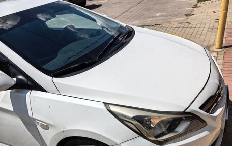Hyundai Solaris II рестайлинг, 2016 год, 815 000 рублей, 1 фотография