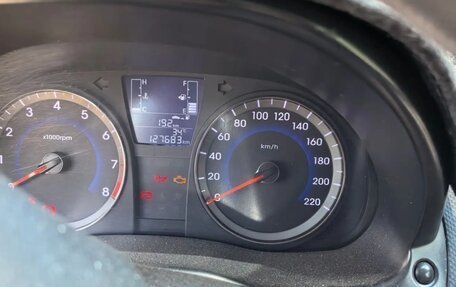 Hyundai Solaris II рестайлинг, 2016 год, 815 000 рублей, 3 фотография