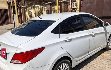 Hyundai Solaris II рестайлинг, 2016 год, 815 000 рублей, 2 фотография