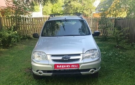 Chevrolet Niva I рестайлинг, 2011 год, 410 000 рублей, 2 фотография