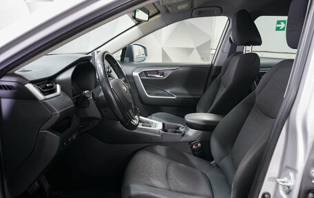 Toyota RAV4, 2021 год, 3 947 000 рублей, 8 фотография