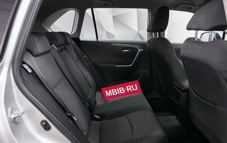 Toyota RAV4, 2021 год, 3 947 000 рублей, 9 фотография