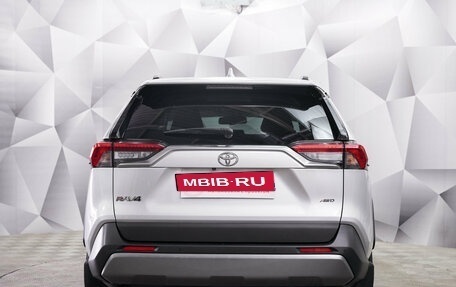 Toyota RAV4, 2021 год, 3 947 000 рублей, 4 фотография