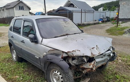 Chevrolet Niva I рестайлинг, 2013 год, 158 764 рублей, 2 фотография
