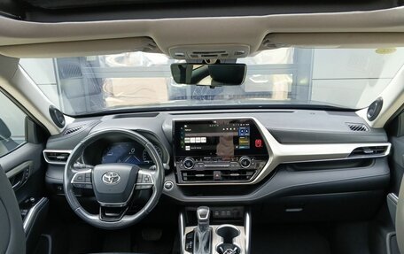 Toyota Highlander, 2025 год, 4 999 000 рублей, 13 фотография