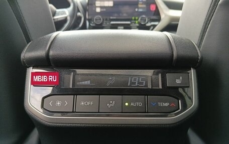 Toyota Highlander, 2025 год, 4 999 000 рублей, 30 фотография