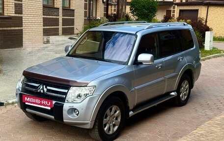 Mitsubishi Pajero IV, 2010 год, 1 650 000 рублей, 2 фотография