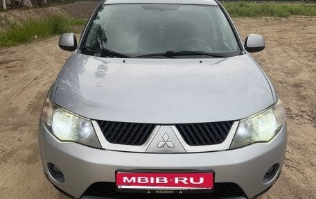 Mitsubishi Outlander III рестайлинг 3, 2008 год, 1 080 000 рублей, 8 фотография