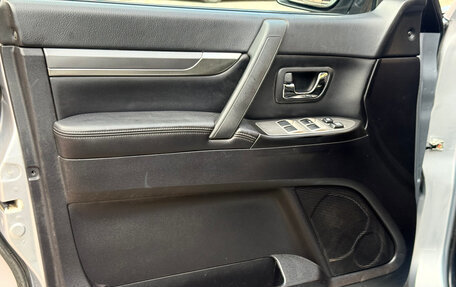 Mitsubishi Pajero IV, 2010 год, 1 650 000 рублей, 17 фотография