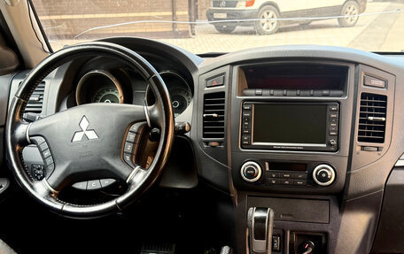 Mitsubishi Pajero IV, 2010 год, 1 650 000 рублей, 21 фотография