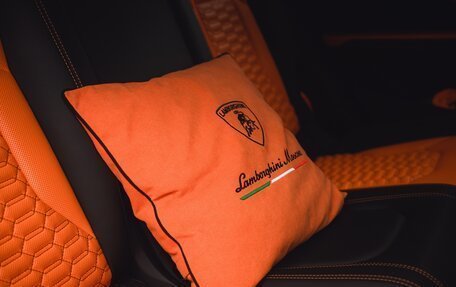 Lamborghini Urus I, 2018 год, 22 500 000 рублей, 25 фотография