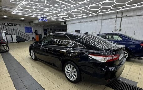 Toyota Camry, 2018 год, 2 250 000 рублей, 2 фотография