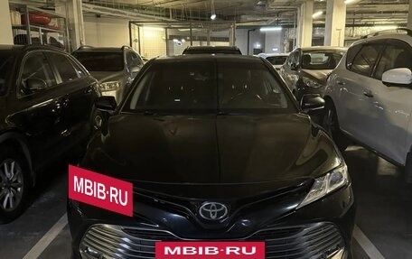 Toyota Camry, 2018 год, 2 250 000 рублей, 4 фотография