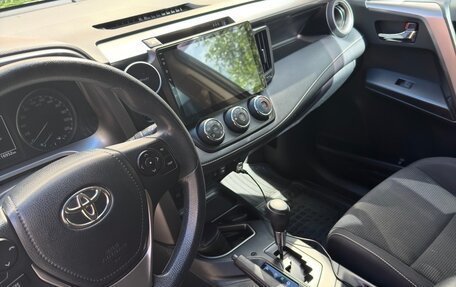 Toyota RAV4, 2016 год, 1 820 000 рублей, 8 фотография