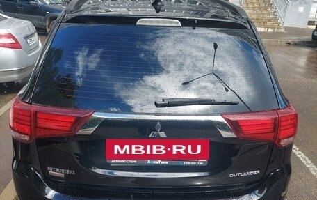 Mitsubishi Outlander III рестайлинг 3, 2018 год, 2 120 000 рублей, 2 фотография