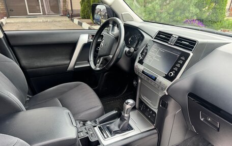 Toyota Land Cruiser Prado 150 рестайлинг 2, 2021 год, 5 175 000 рублей, 8 фотография