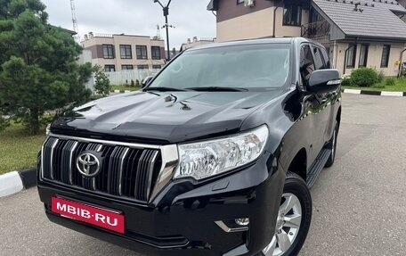 Toyota Land Cruiser Prado 150 рестайлинг 2, 2021 год, 5 175 000 рублей, 2 фотография