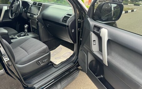 Toyota Land Cruiser Prado 150 рестайлинг 2, 2021 год, 5 175 000 рублей, 9 фотография
