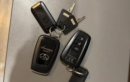 Toyota Land Cruiser Prado 150 рестайлинг 2, 2021 год, 5 175 000 рублей, 23 фотография