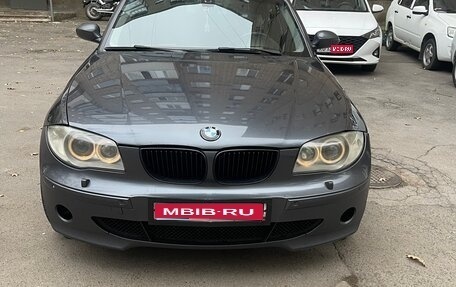 BMW 1 серия, 2006 год, 550 000 рублей, 1 фотография